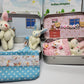🔥Easter Best Gift 50% OFF-🎁🐇Bunny Easter Plysj mamma og baby kaniner i Pocket Tin: rollespill søsken Gave, påskegave