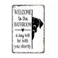 Vintage Highland Cow Aluminiumsplate: Morsom "Driter du?" Svart-Hvit Baderomsdekor