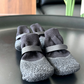 🔥 50% RABATT! Vanntette & Skilsikre Potesokker for Hunder – Beskytt Potene mot Vann, Gjørme & Varme Asfalt! 🐾 Med Sklisikker Gummisåle & Justerbar Borrelås – Sitter Perfekt på Labbene. 👟 Pustende Strikk – Perfekt for Aktive Hunder!