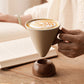 🍂 50% RABATT – Kaffekopp med spekklene og trehåndtak – matte glasure – varmeisolert – stabil trebase – for kaffe, te og latte – unik og håndlaget
