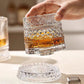 🥃 50% RABATT – 360° roterende whiskeyglass – stabil base – pregede mønstre – premium matvaregodkjent glass – allsidig bruk